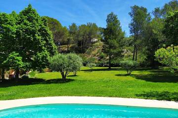 Location de vacances pour 6 personnes, avec jardin et terrasse à Pujaut