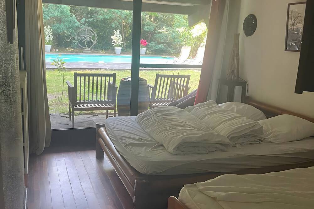 Holiday Home 'Namasté' with Private Pool, Private Terrace and Wi-Fi in Mérignac, Bordeaux region