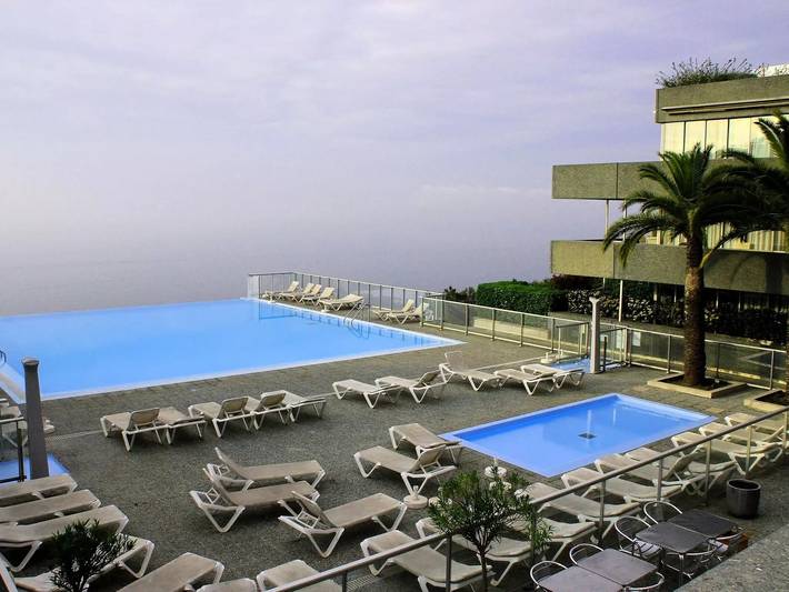 Appartement de vacances pour 4 personnes, avec jardin et piscine à Cap-d'Ail