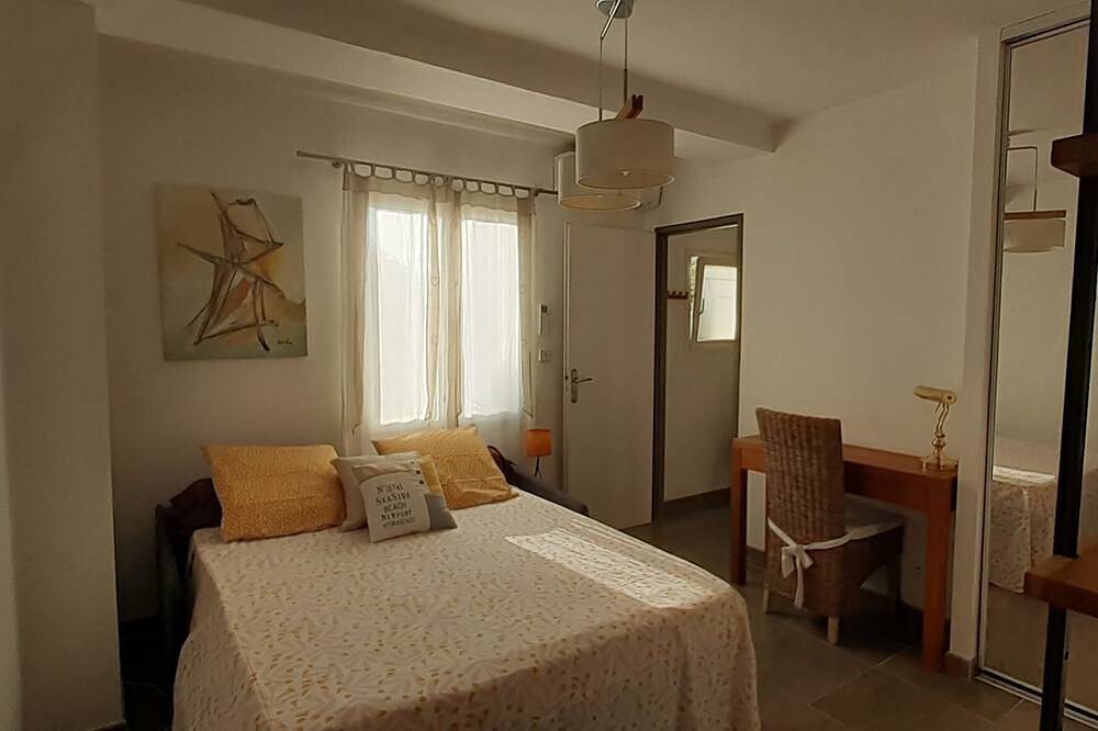 Villa contemporaine accès direct   plage.Chambres climatisées, jardin clôt in Sète, Côte méditerranéenne (France)