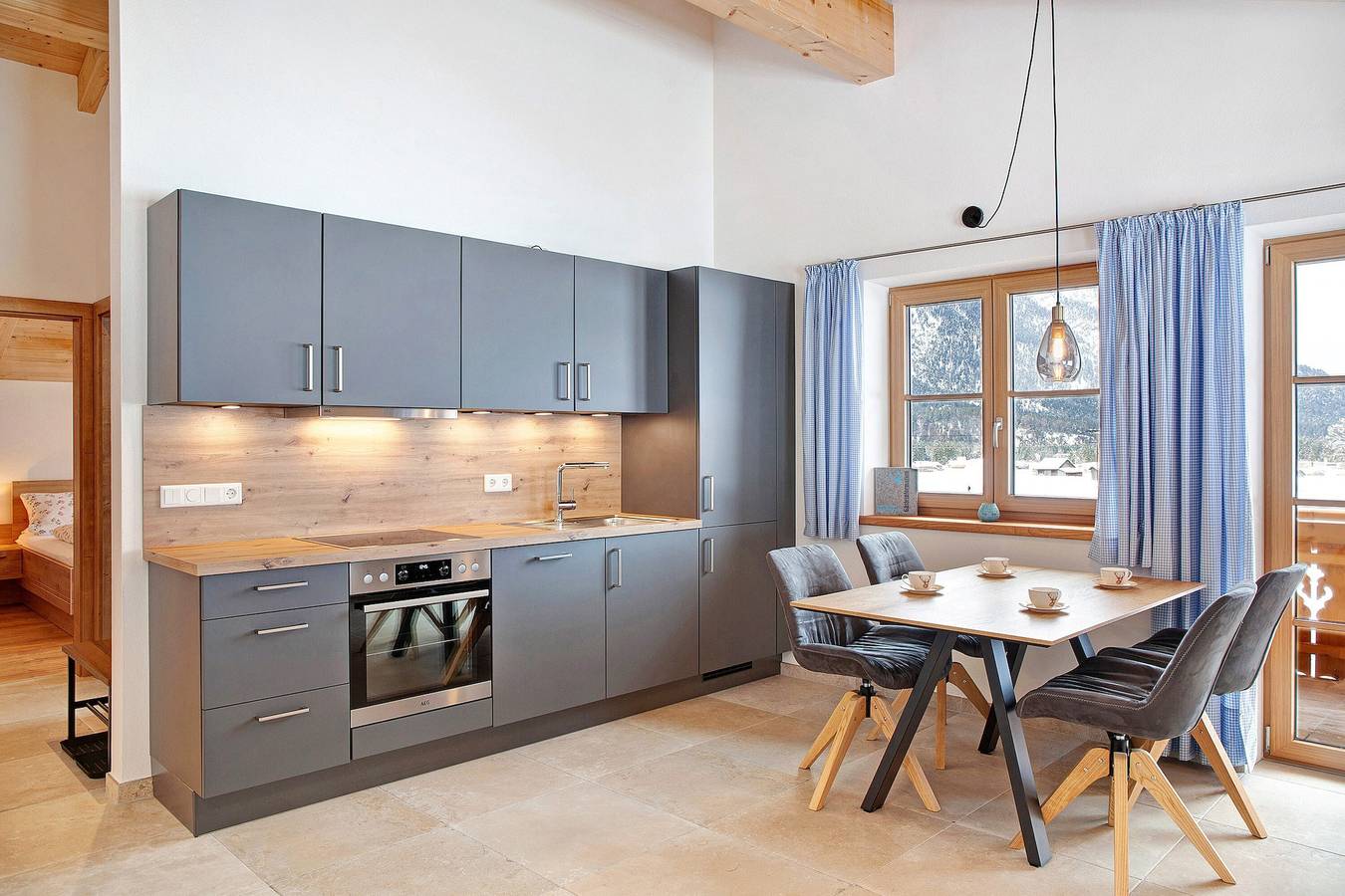 Entire apartment, Apartment "Gletschernelke" with Mountain View, Balcony & Wi-Fi in Grainau, Bavarian Alps