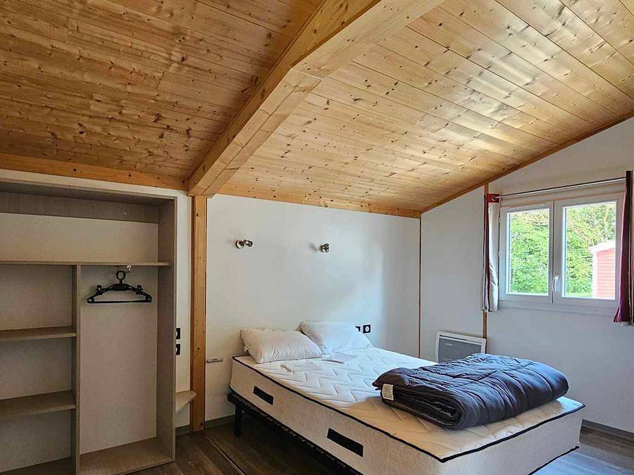 Ushuaia Villages Les Chalets de Moulière - Mobilhome 6 personnes - Pmr de 3 chambres 1 salle d'eau in Vouneuil-sur-Vienne, Vienne (France)