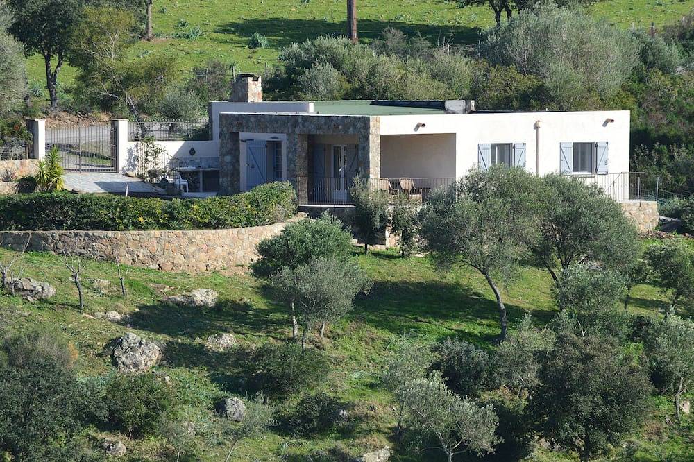 Casa di campagna nel corso maquis 2. 3 km dalla spiaggia di Lozari in Palasca, Calvi e dintorni