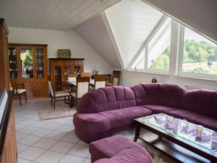 Ferienwohnung für 4 Personen, mit Balkon am Taunus