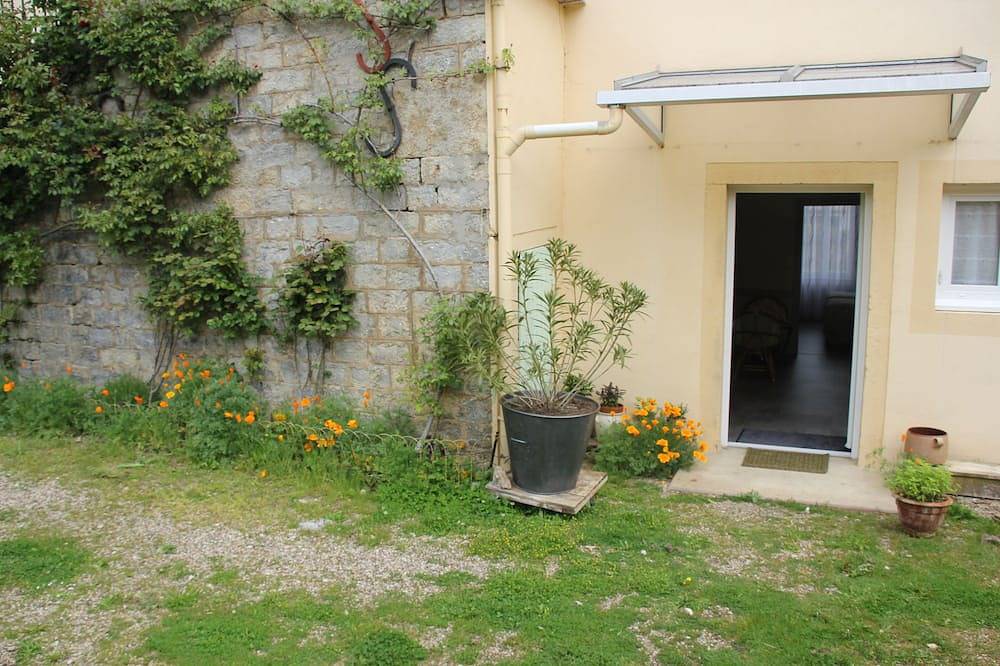 Apartamento entero, Encantadora casa de campo renovada en Larochepot en los Hautes Cotes de Beaune en Borgoña in La Rochepot, Beaune region