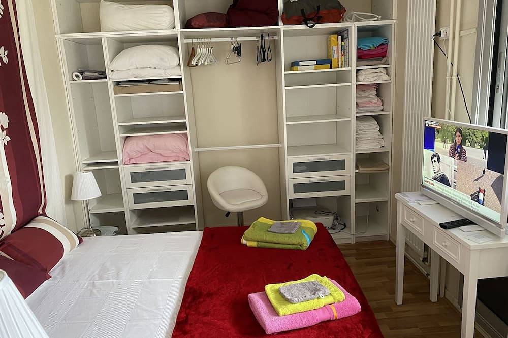 Appartement entier, Studio raffiné en coeur de ville pour des vacances à deux et visiter L'Aquitane in Mérignac, Région de Bordeaux