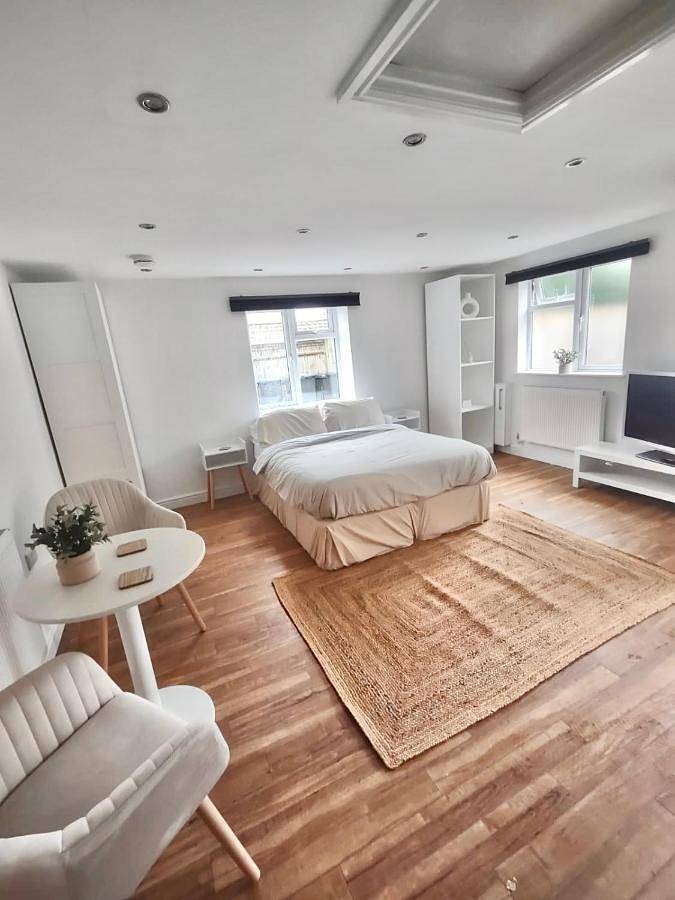 Bed and breakfast for 2 people in Worthing