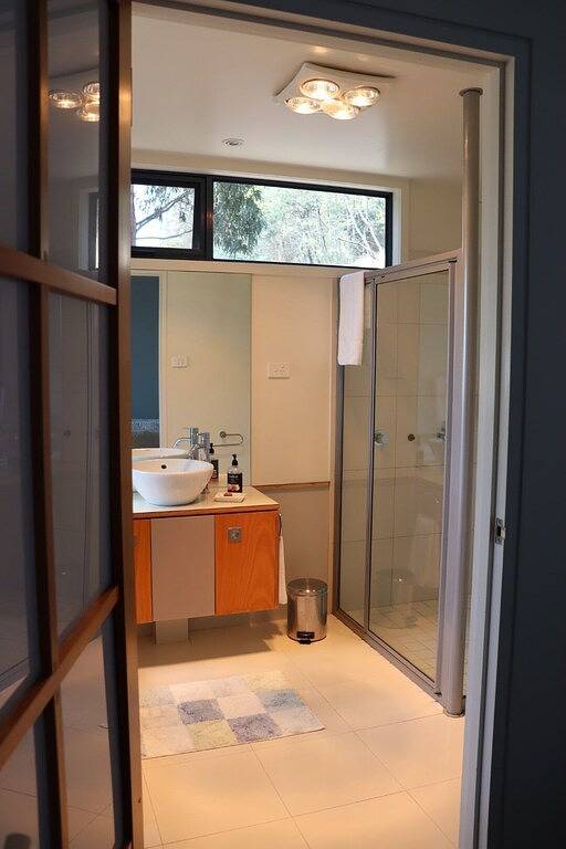 Holiday apartment for 2 people, with garden and balcony in Tasmania