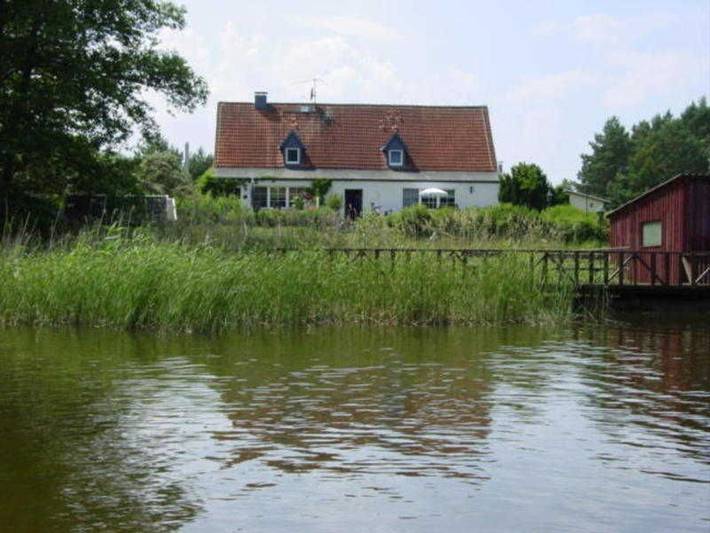 Hotel für 3 Personen, mit Terrasse und Seeblick in Mecklenburgische Seenplatte