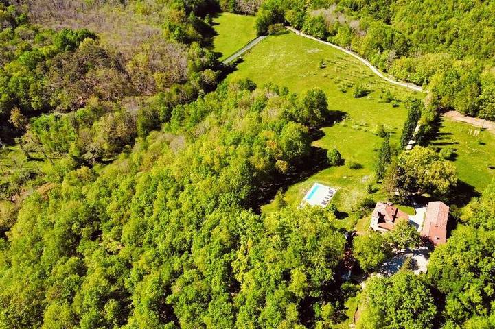 Location de vacances pour 14 personnes, avec jardin à Montcabrier