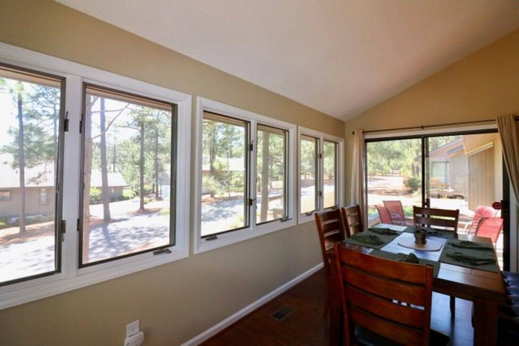 Birdie House located off Pinehurst #6. Whole house near 39 golf courses. in Pinehurst, Moore County