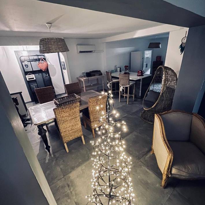 Location de vacances pour 8 personnes, avec piscine et jardin à Les Angles (Gard) - 2