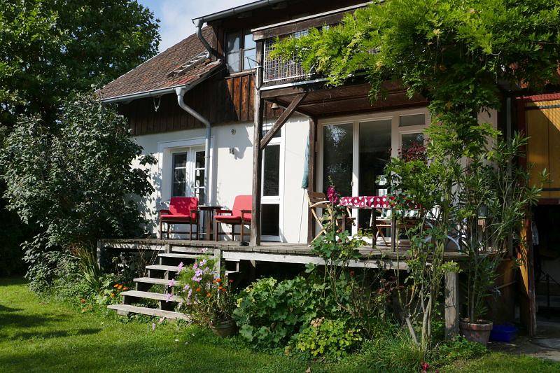 Ganze Ferienwohnung, Ferienhaus Familie Otto - 2-Zimmer-Fewo, Terrasse, Seegrundstück, Eg, 50 qm in Hemmenhofen, Gaienhofen