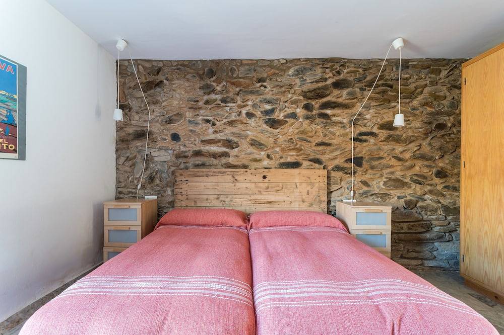 Entire apartment, Casa de las Latrinas Bajas, Baixo / bajo Guadiana in El Granado, Guadiana Valley Natural Park