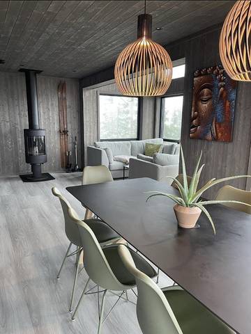 Gîte pour 7 personnes, avec sauna ainsi que jacuzzi et terrasse dans Bø