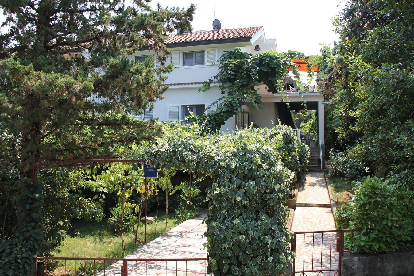Entire apartment, One bedroom apartment with terrace Malinska, Krk A-5290-b in Milcetici, Krk