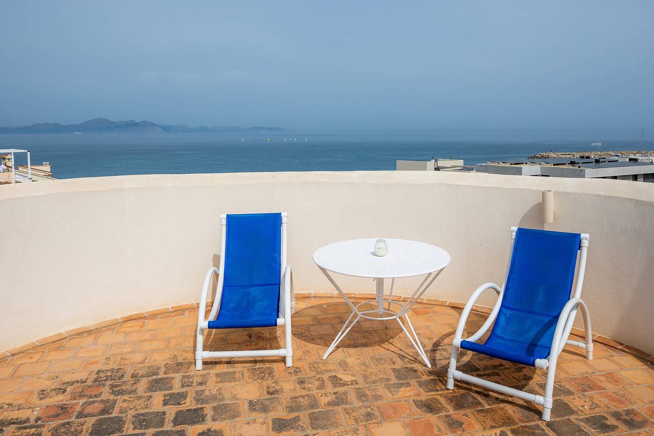 Villa 'Sa Torre Blanca' avec vue sur mer, Wi-Fi et climatisation in Colònia De Sant Pere, Artà