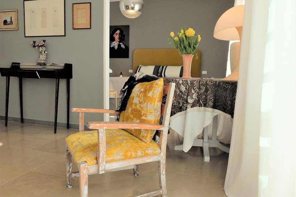 Elegante, helle charmante Wohnung 500 Meter vom Meer entfernt mit einer schönen Terrasse in Lido di Camaiore, Camaiore