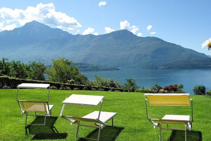 Ferienhaus für 4 Personen, mit Whirlpool und Terrasse sowie Garten