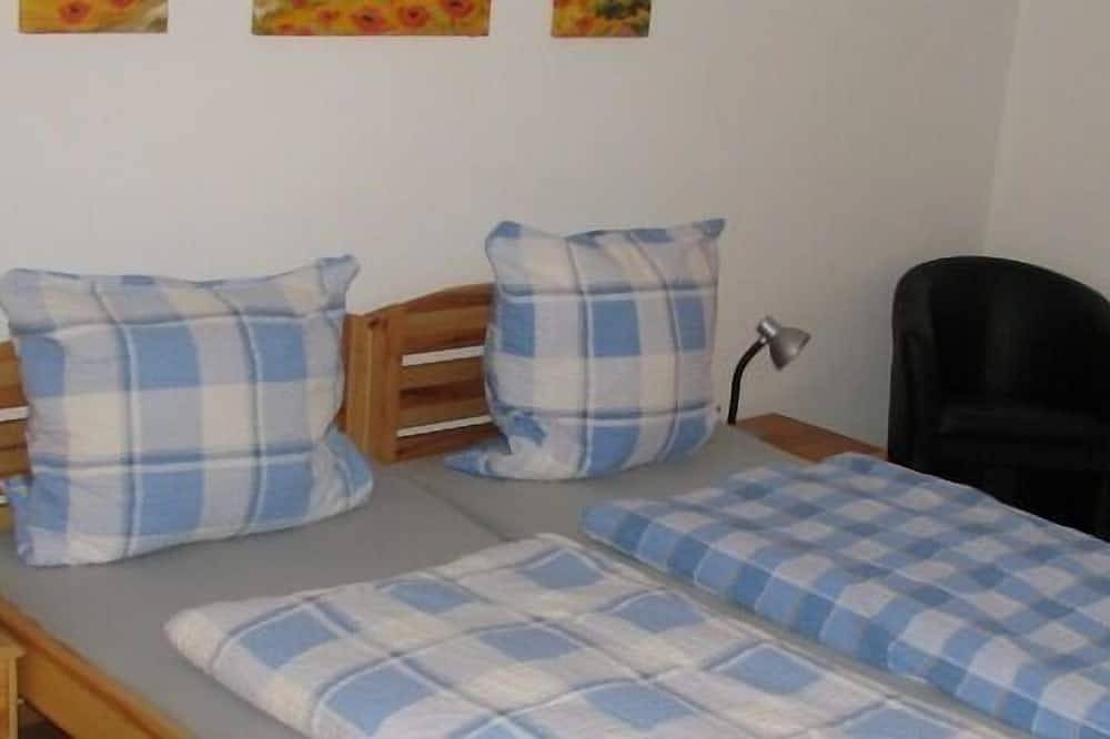 Ganze Wohnung, Gemütliche Ferienwohnung mit ebenerdigem Zugang in Dinkelsbühl, Romantische Straße