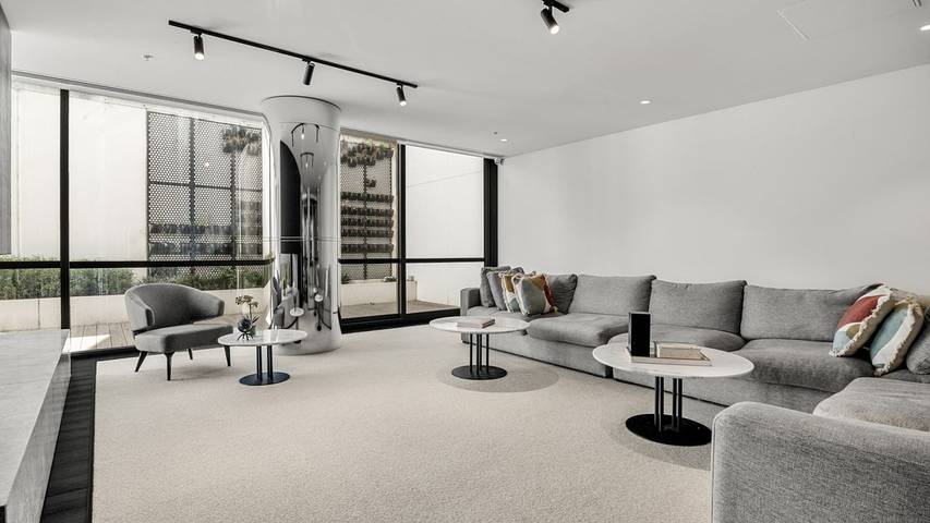 Vacation apartment for 3 people, with pool in Southbank