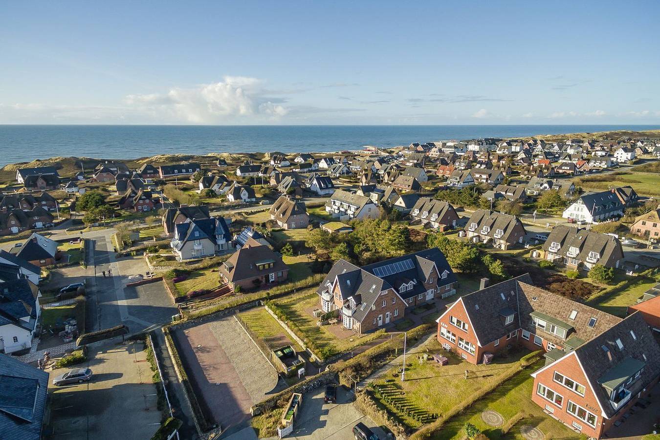 Ganze Wohnung, Luxuriöses & sehr großzügiges 2-Raum Appartement in bester, strandnaher Lage. in Wenningstedt, Sylt