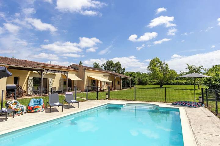 Cottage pour 12 personnes, avec terrasse et jardin à Allemans-du-Dropt