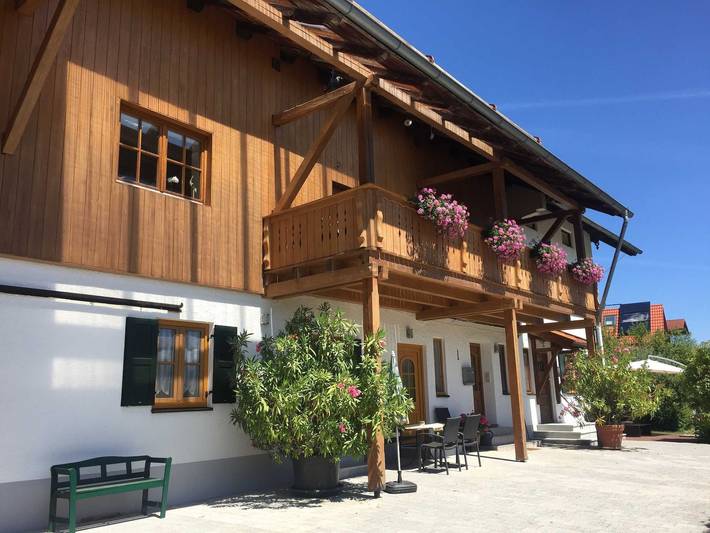 Ferienwohnung für 4 Personen, mit Garten und Balkon sowie Ausblick, kinderfreundlich in Oberbayern - 3