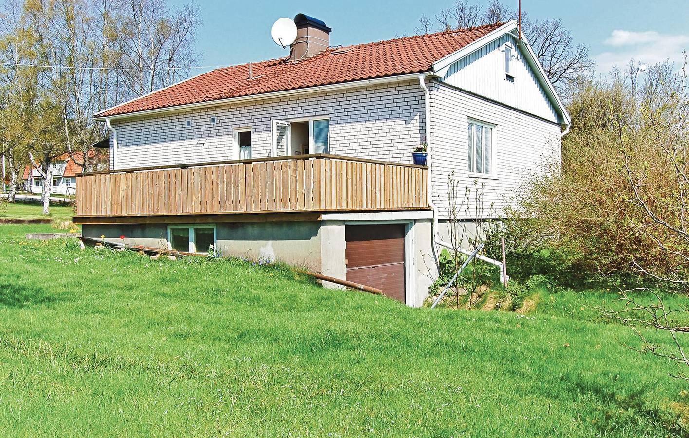 Holiday home for 4 people with garden in Kronobergs