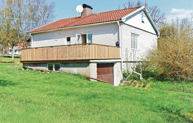 Hus för 4 Personer med trädgård in Kronobergs
