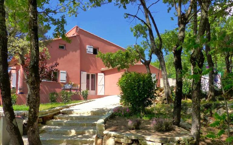 Location de vacances pour 4 personnes, avec Balcon et Terrasse ainsi que Jardin et Piscine à Saint-Maximin-la-Sainte-Baume - 4