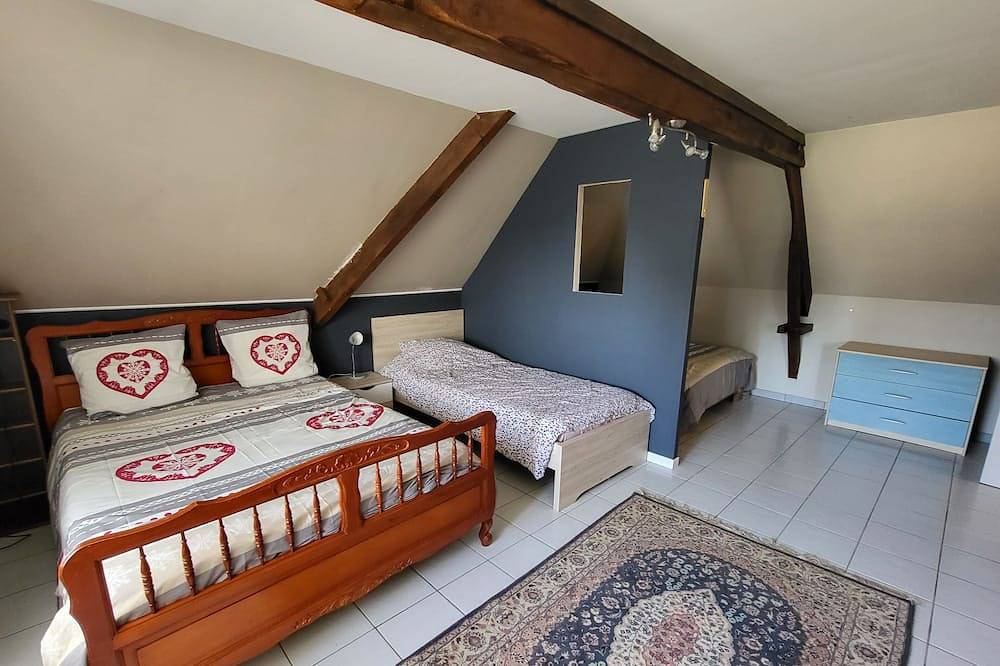 Maison Bretonne 2 nights minimum in Locoal-Mendon, Côte des Mégalithes