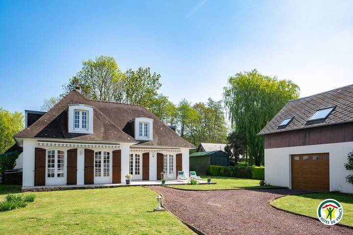Gîte pour 8 personnes, avec Terrasse ainsi que Jardin et Vue
