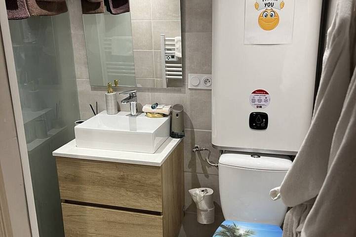 Ganze Wohnung, Cosy, quiet studio with outdoor jacuzzi in Le Beausset, Mittelmeerküste (Frankreich)