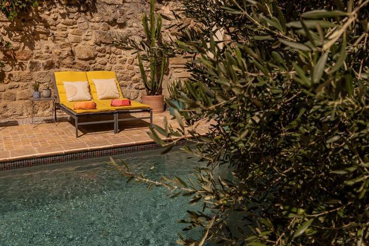 Maison d’hôte pour 4 personnes, avec vue ainsi que terrasse et piscine à Montfrin - 2