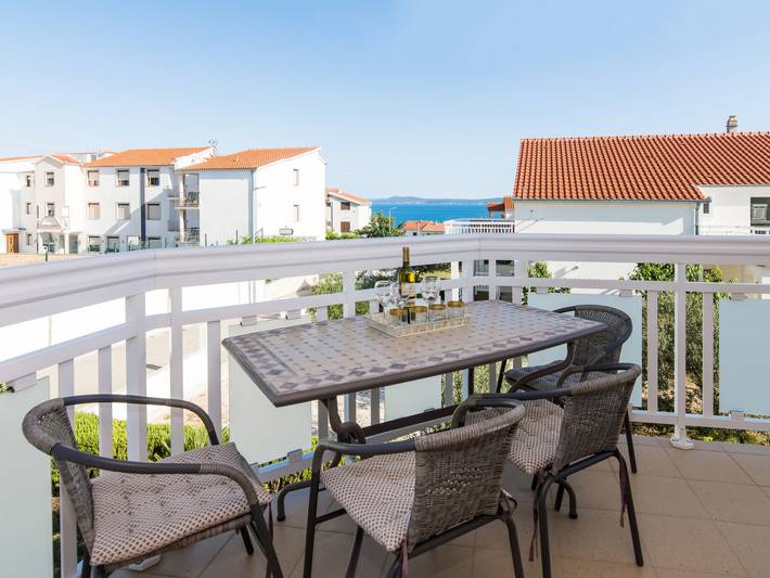 Gîte pour 5 personnes, avec terrasse et jardin à Okrug Gornji - 4