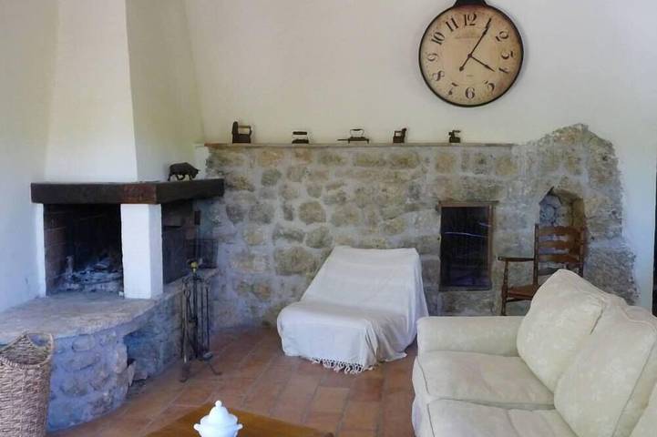 Location de vacances pour 11 personnes, avec terrasse et jardin à Bargemon - 2