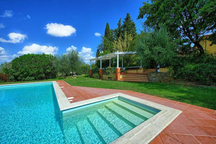 Villa per 10 persone, con Piscina a Montespertoli