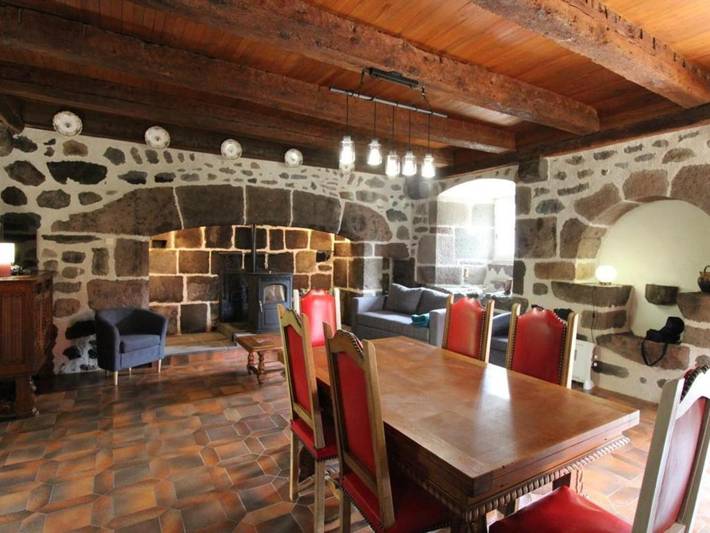 Location de vacances pour 4 personnes, avec jardin à Mandailles-Saint-Julien - 3