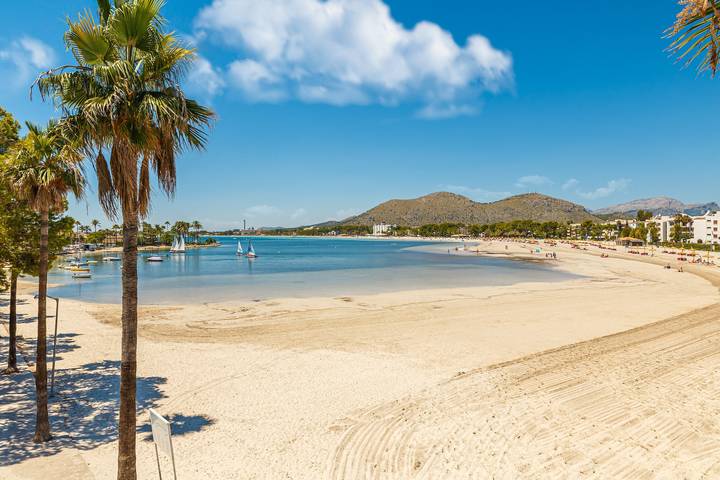 Holiday Home Can Jaume with Sea View, Wi-Fi, A/C & Balcony in Port d'Alcúdia, Alcúdia