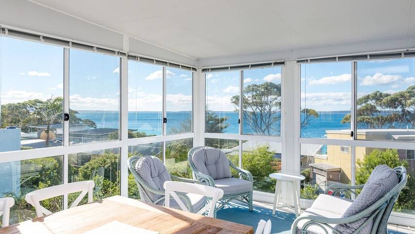 Holiday home for 12 people, with balcony and garden, with pets in Hyams Beach