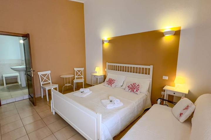 Gîte pour 2 personnes, avec jardin à Bosa Marina - 3