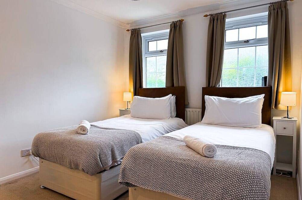 3-Bed Home | Easy Access to Maidstone West Station in Kent