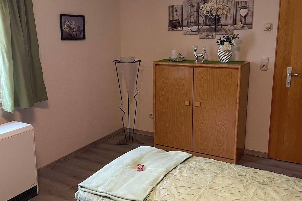 Ganze Wohnung, 90qm große Ferienwohnung auf zwei Etagen und mit Sauna in Steinwiesen, Frankenwald