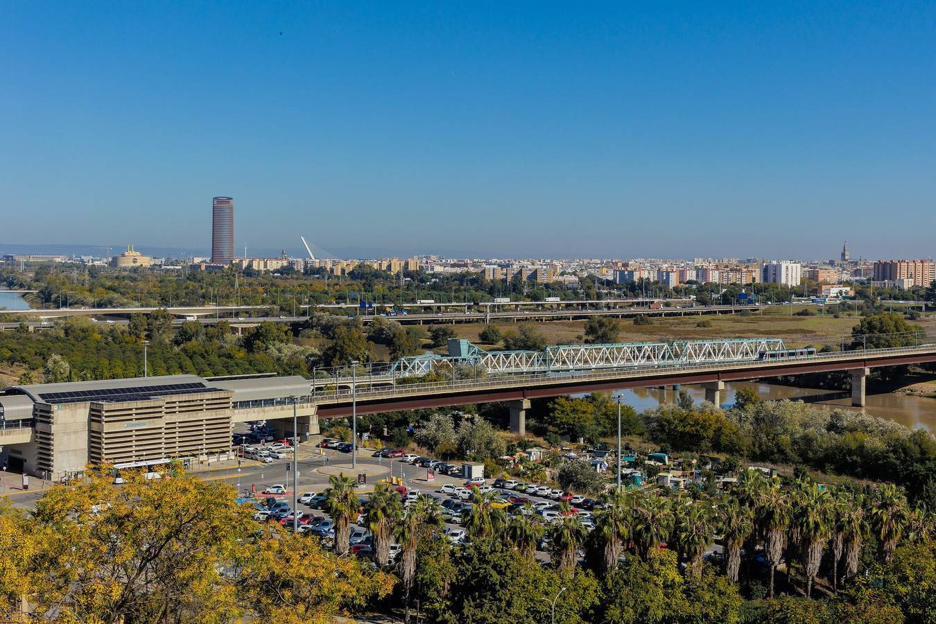 Vacation Home 'San Juan Well Connected' with Balcony, Wi-Fi and Air Conditioning in San Juan de Aznalfarache, Sevilla Province
