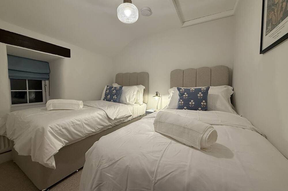 Woodman'S Cottage, pet friendly, with a garden in Newmillerdam in Wakefield, West Yorkshire