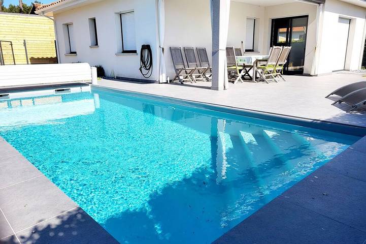 Location de vacances pour 6 personnes, avec terrasse et jardin à Saubion