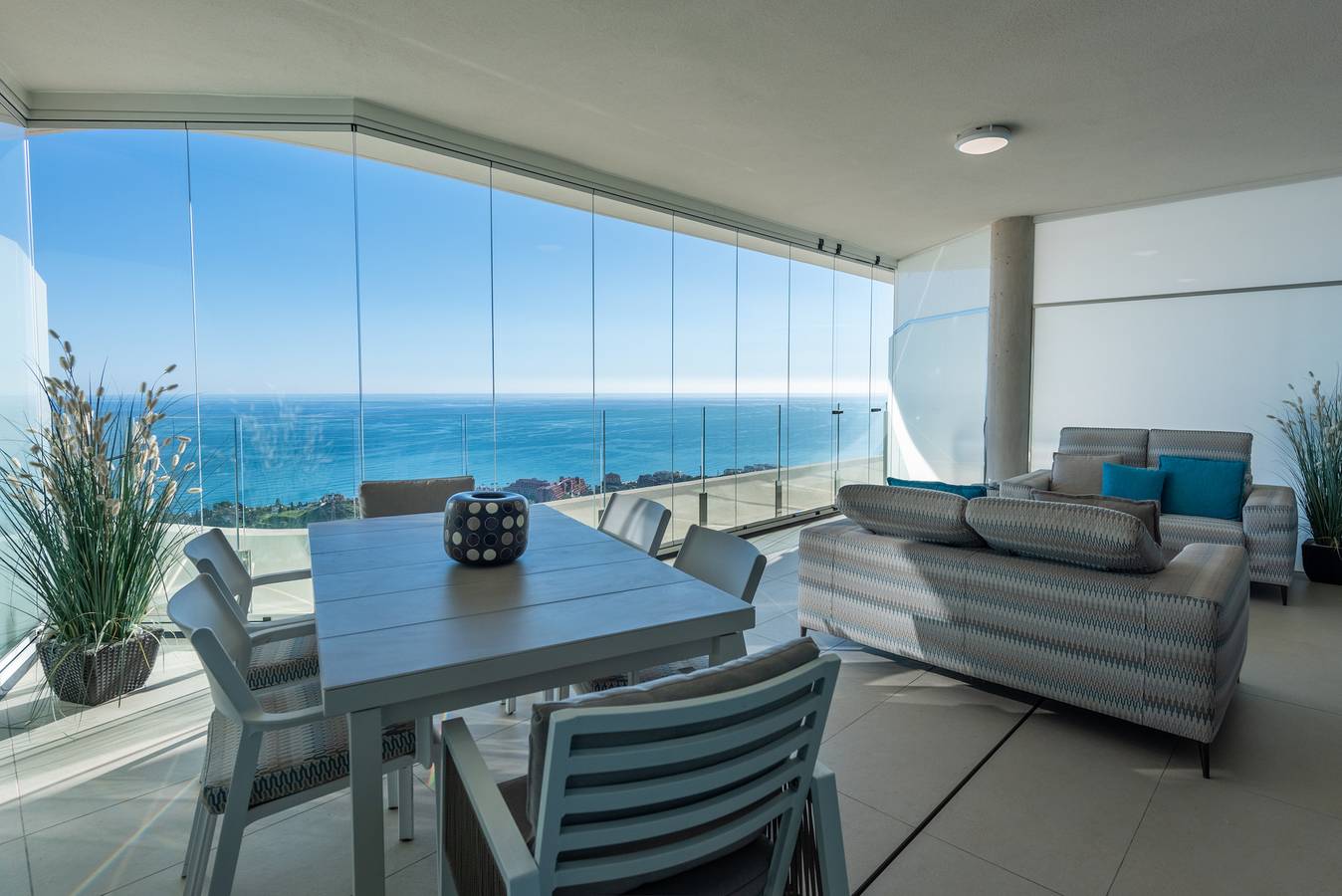 Entire apartment, Apartment 'Stupa Hills - Spectacular Sea Views' with Sea View, Wi-Fi and Air Conditioning in La Capellania, Benalmádena