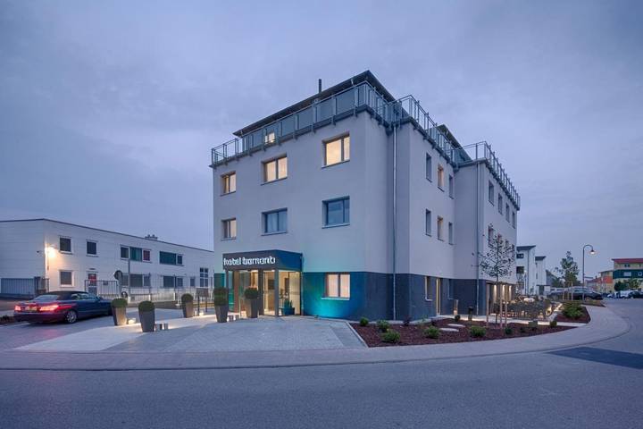 Hotel, mit Terrasse