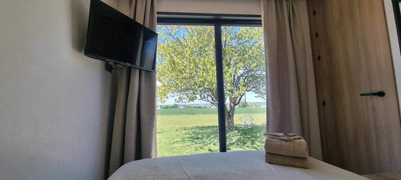 Appartement entier, Gîte isolé avec terrasse in Laignes, Région de Montbard